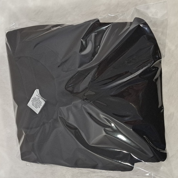 3/$25 EUC On Your Mark Men's Sweatshirt - Picture 8 of 8